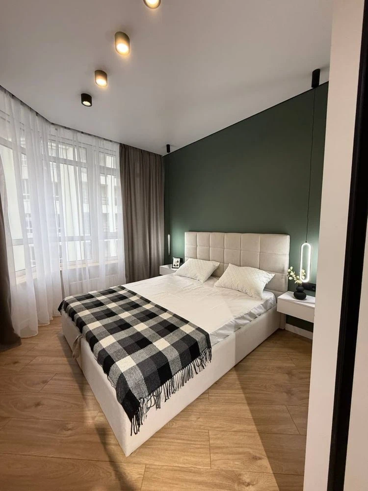 Designer Euro 2-bedroom apartment in Synergy City residential complex