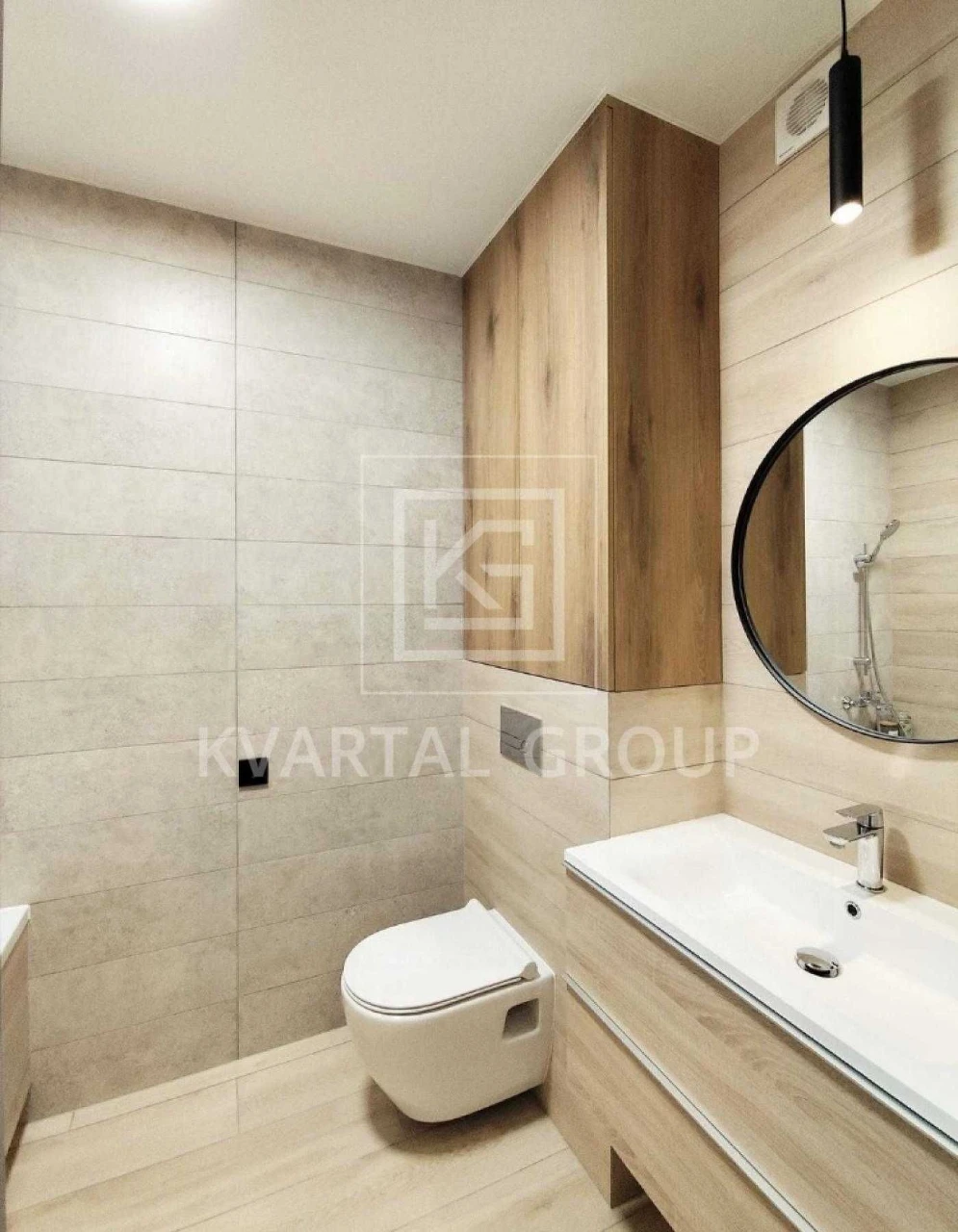 Designer renovation. European three-bedroom apartment near a park