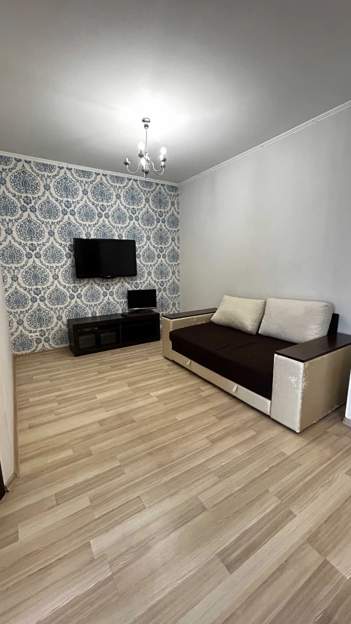 Apartment with renovation in the city center. Minimal renovation
