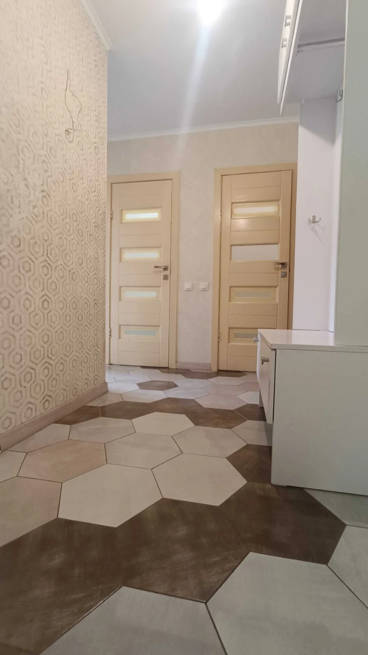 Продам 2к з ремонтом.Сертифікат