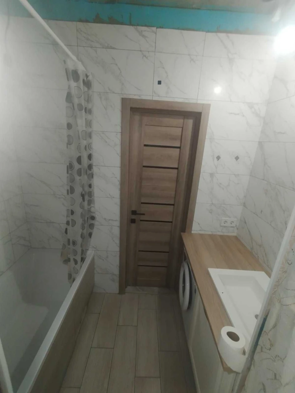 2-bedroom apartment with new renovation. Convenient access to Kyiv.