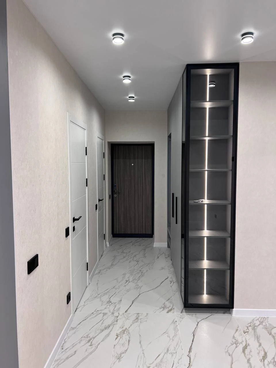 Продаж 2к квартири в центрі міста, вигляд на парк. Новий рем