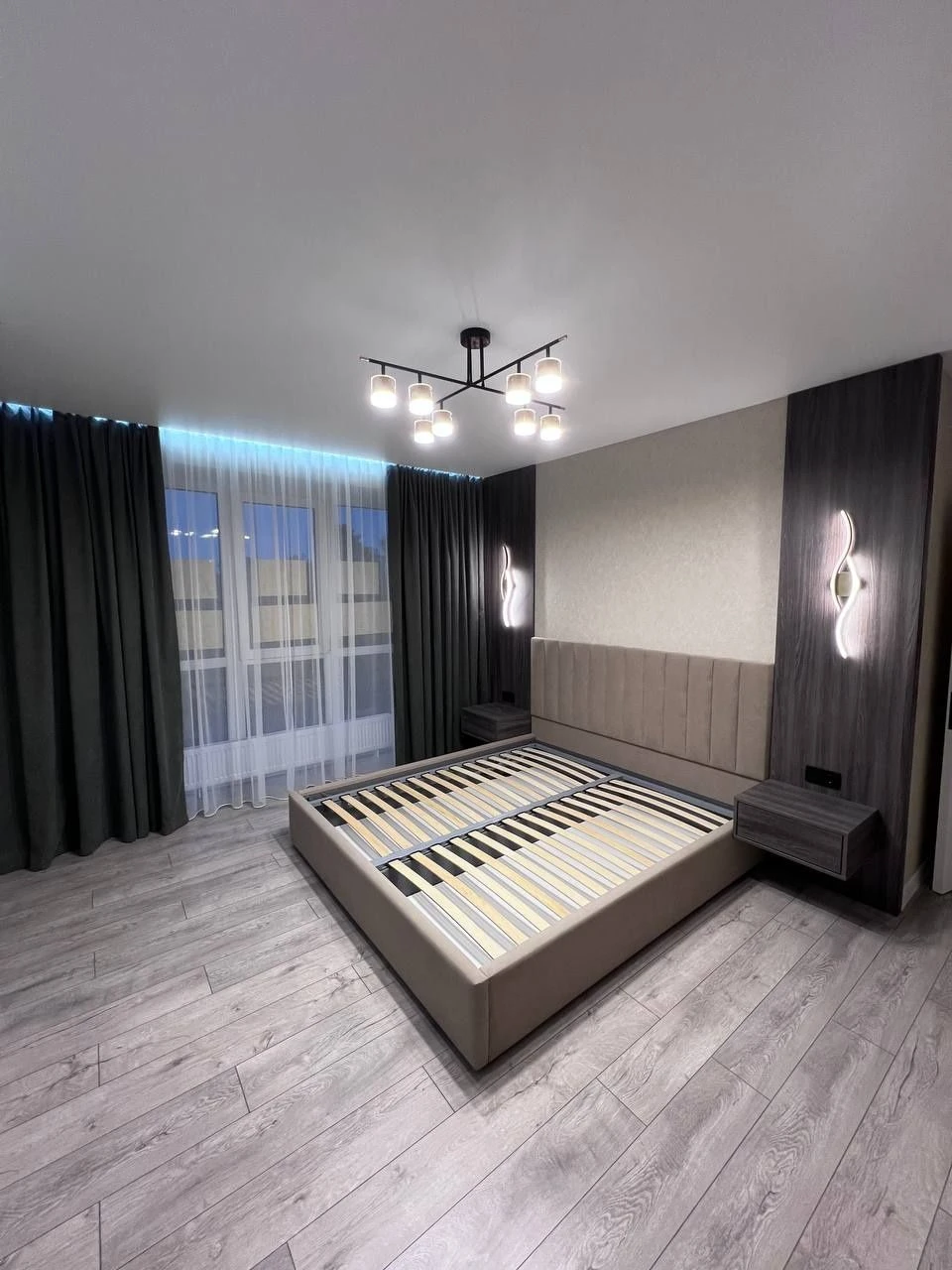 Продаж 2к квартири в центрі міста, вигляд на парк. Новий рем