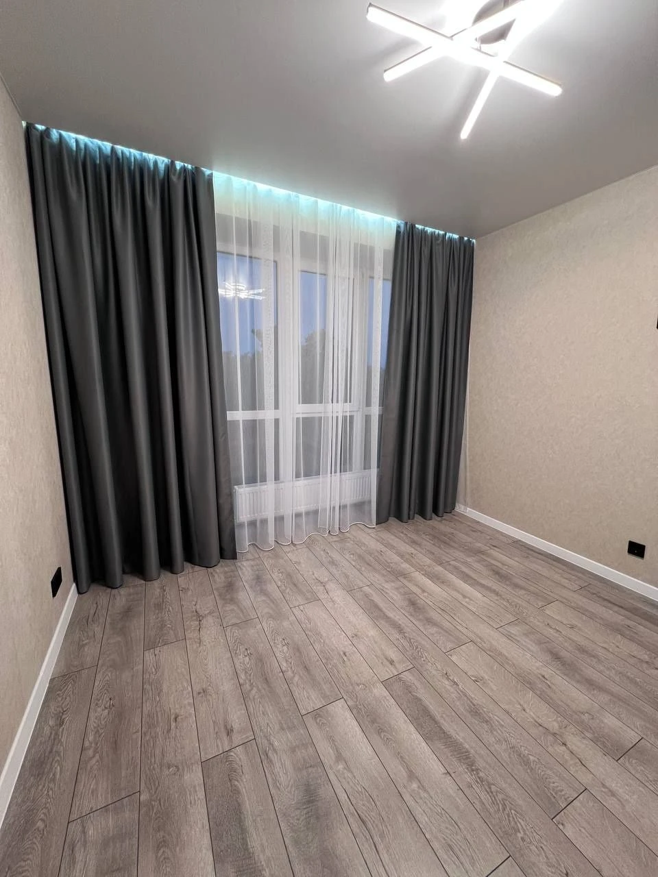 Продаж 2к квартири в центрі міста, вигляд на парк. Новий рем