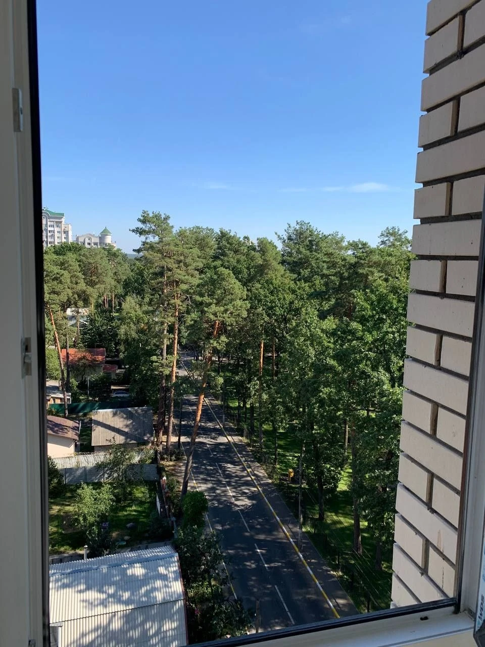 Продаж 2к квартири в центрі міста, вигляд на парк. Новий рем