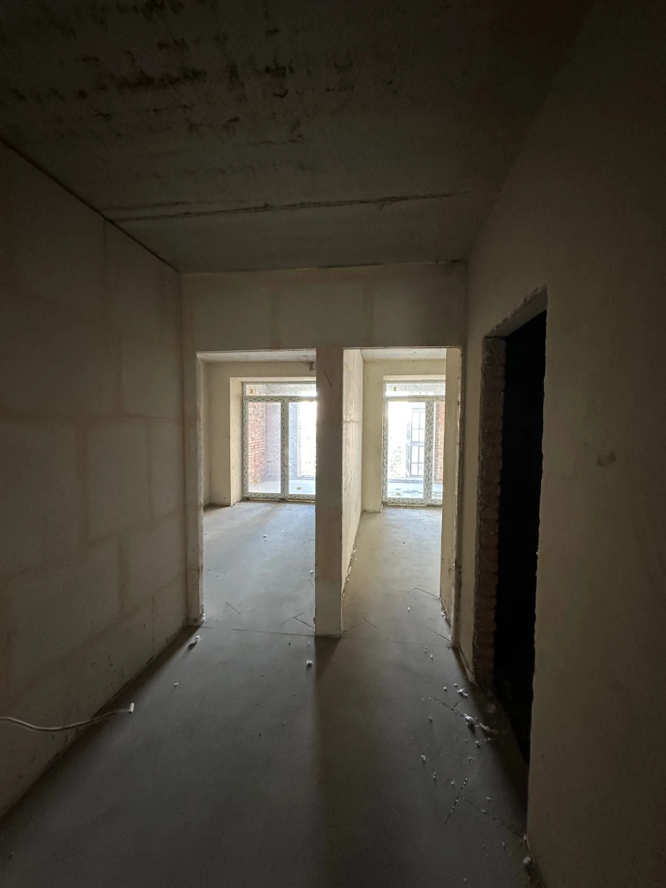 Двухкомнатная квартира в центре, вид на парк Правика.