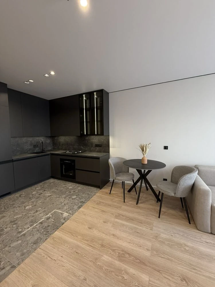 Great apartment! New euro 2-bedroom apartment in the best district! New P27 building