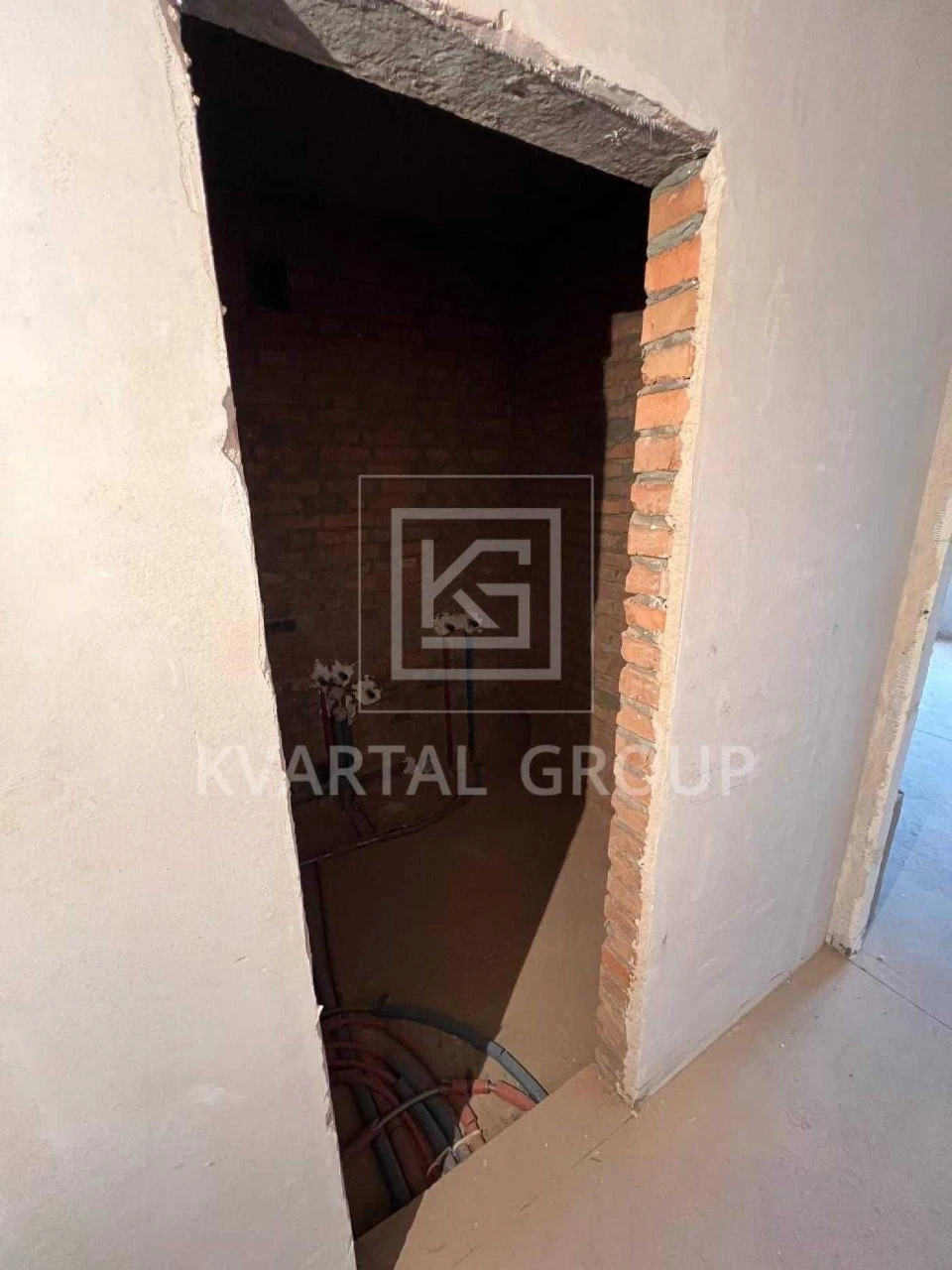 Продаж великої 1к квартири 41.8м.кв. в ТОПОВІЙ локації міста