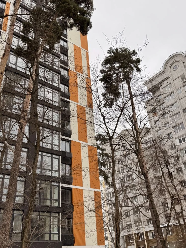 Кварира в ценирі міста . Єоселя, Євідновнення , Постанови