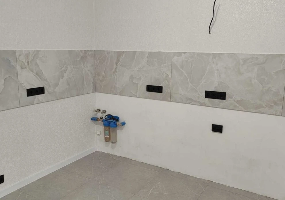 ID-43620 Продаж 1к квартири на Озерній (abond)