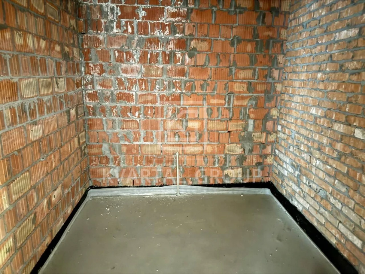 Spacious 3-room apartment. Gas. 2%