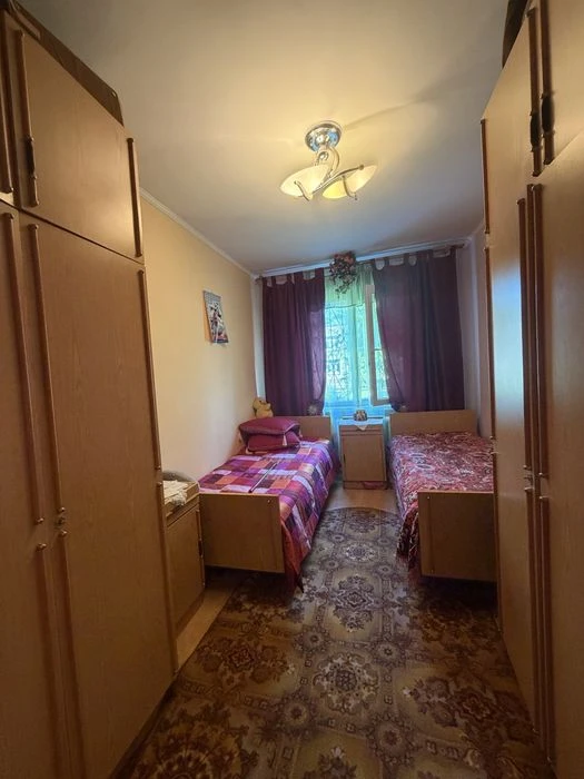 Продаж 2 кімнатної квартири з гарним ремонтом та меблями