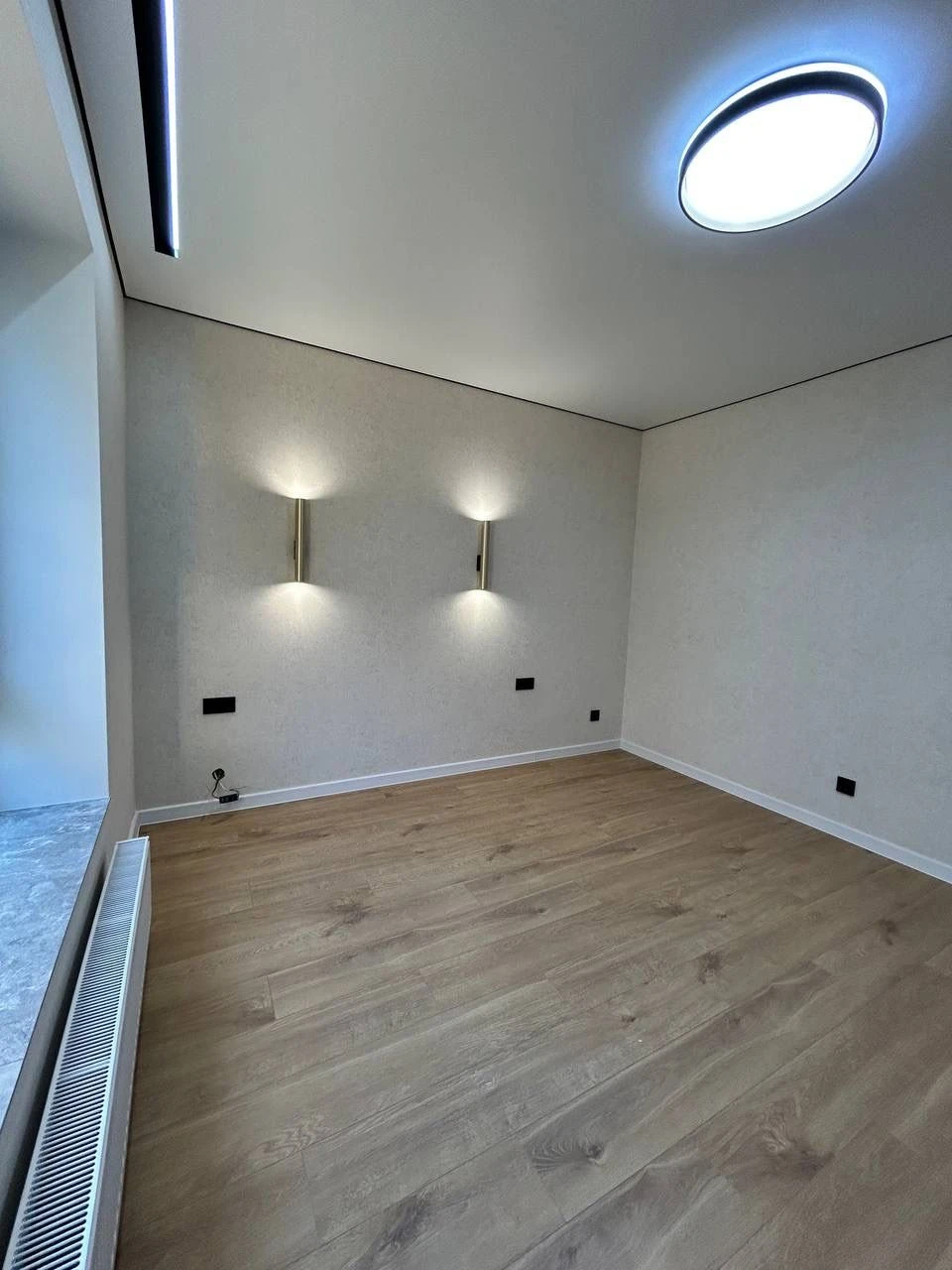 Stylish 2-bedroom euro apartment with modern renovation! Gas! Euro-flat-yes!
