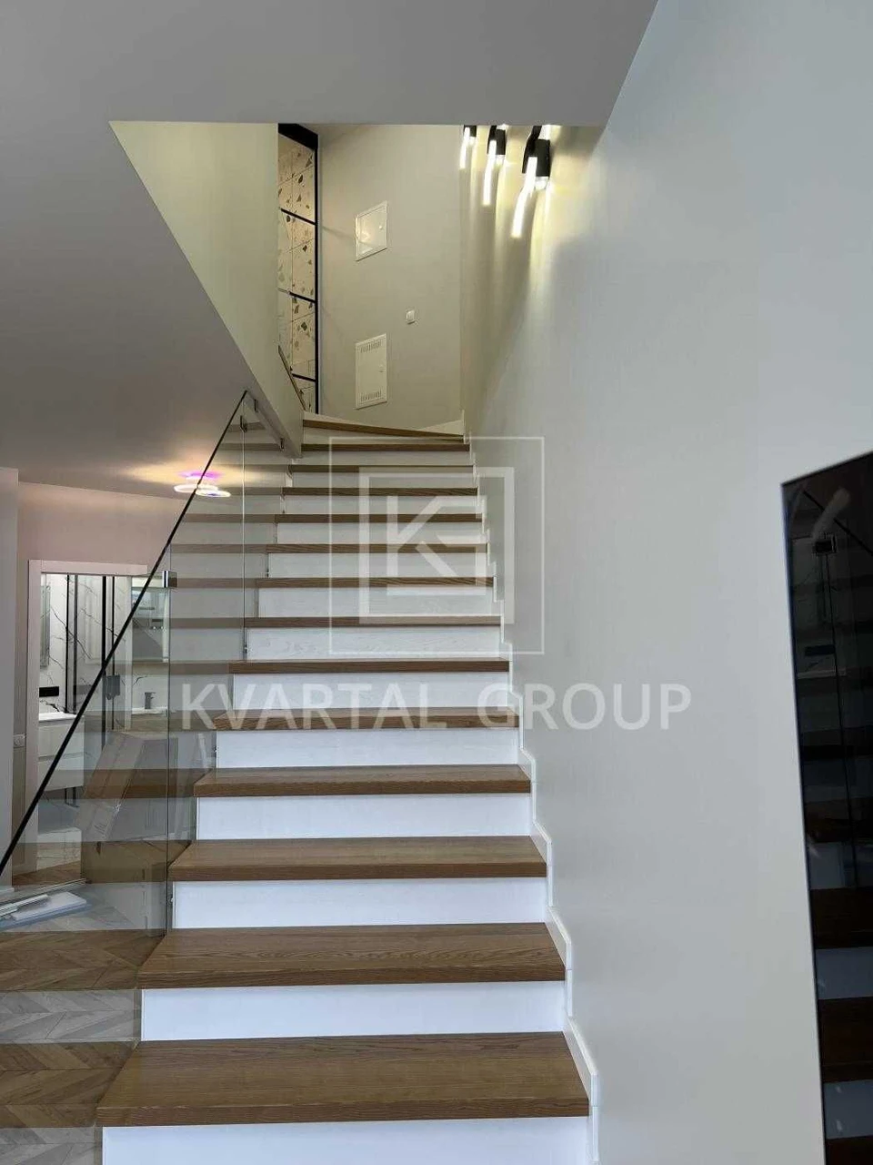 Продажа просторной квартиры 104 кв.м. в ЖК Синергия Сити с НОВЫМ ремонтом