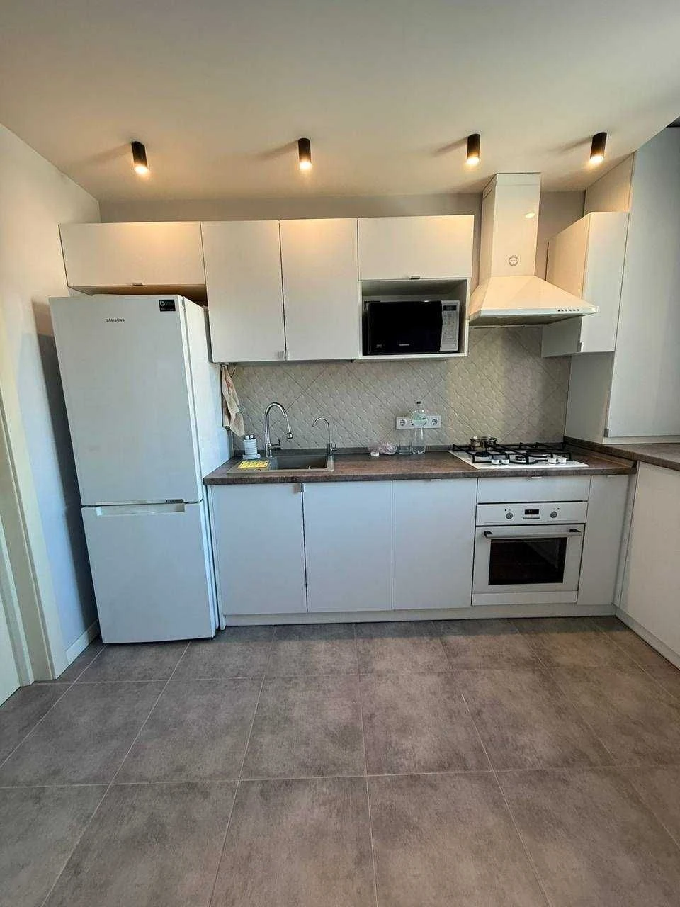 Cozy 3-room European-style apartment in Versailles Park residential complex,
