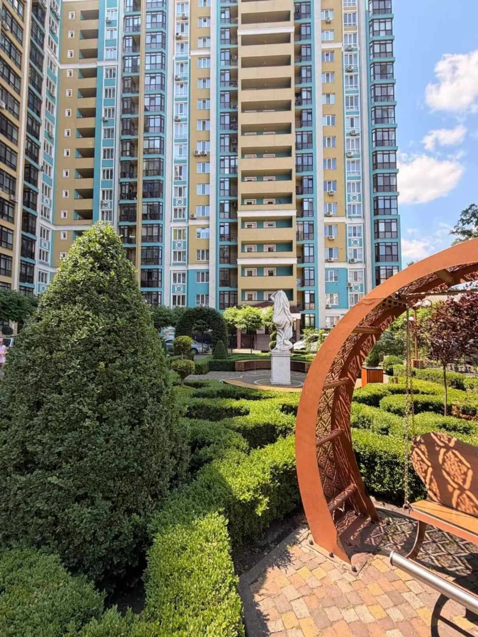 Cozy 3-room European-style apartment in Versailles Park residential complex,