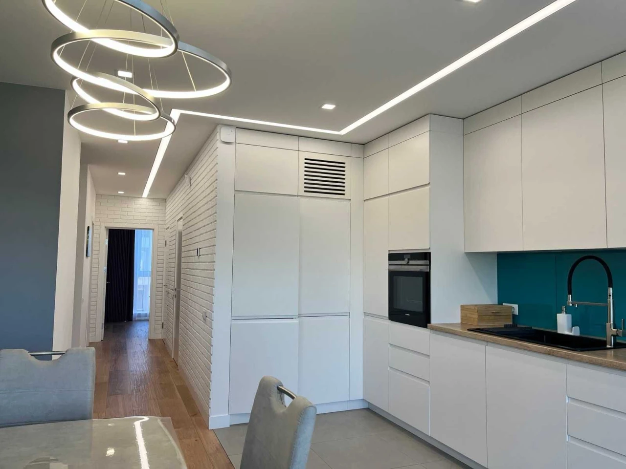 NO COMMISSION! FROM OWNER! 91.5 sq m, Certificate. Autonomous heating