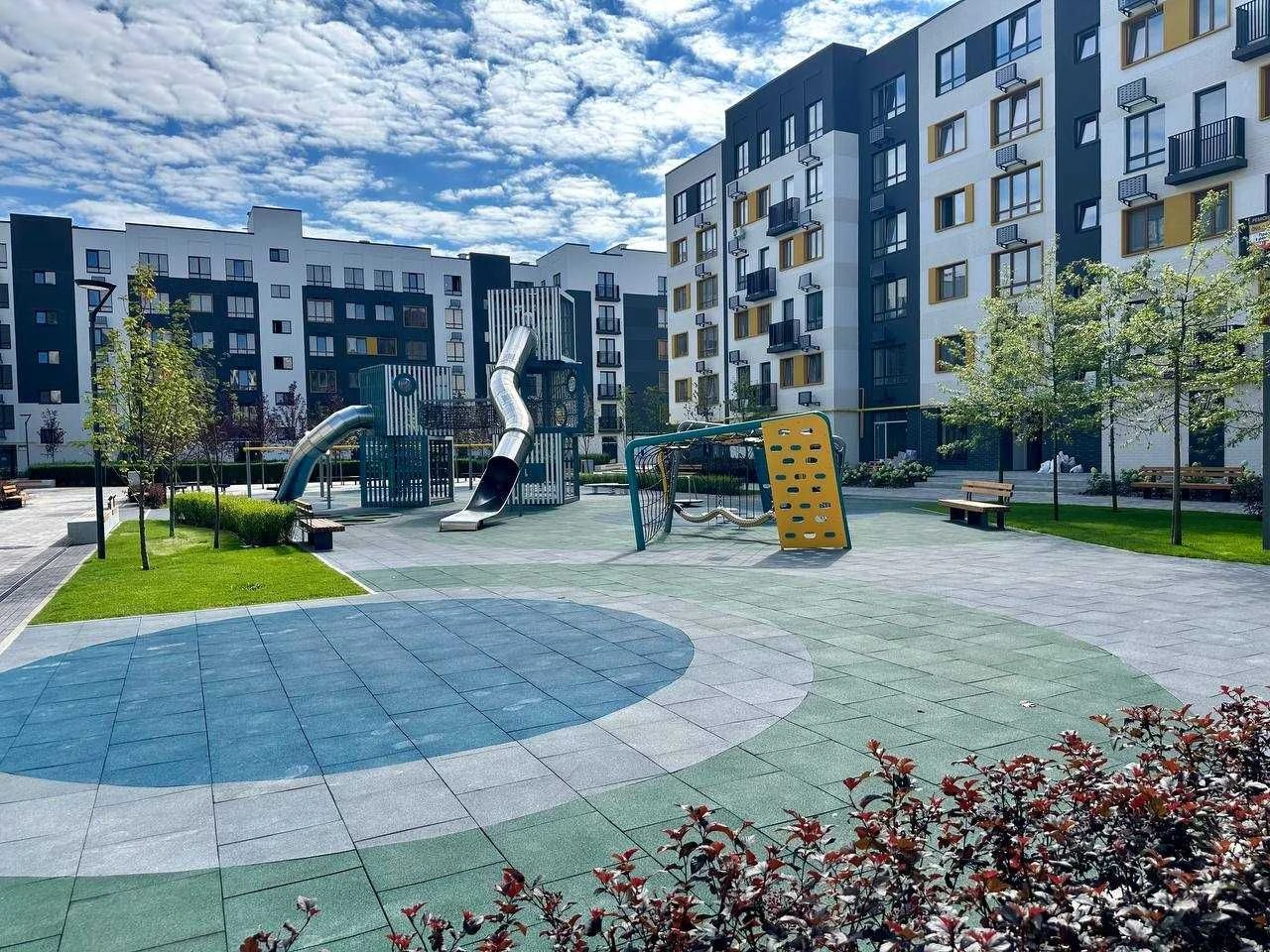 3-room apartment 75.7 sq m in the residential complex "Molodyest" near the embankment in Irpin