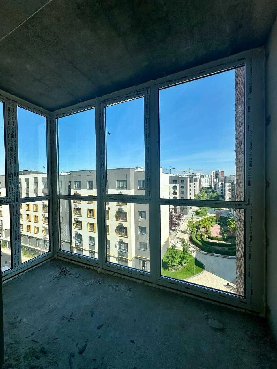 3-room apartment 75.7 sq m in the residential complex "Molodyest" near the embankment in Irpin