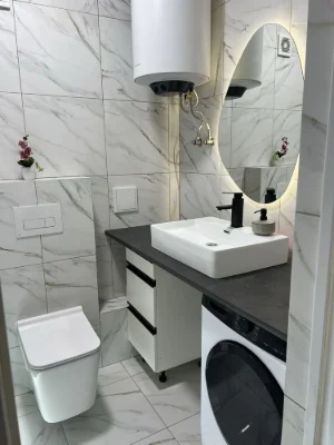 Новенька однокімнатна квартира з ремонтом плруч з Набережною