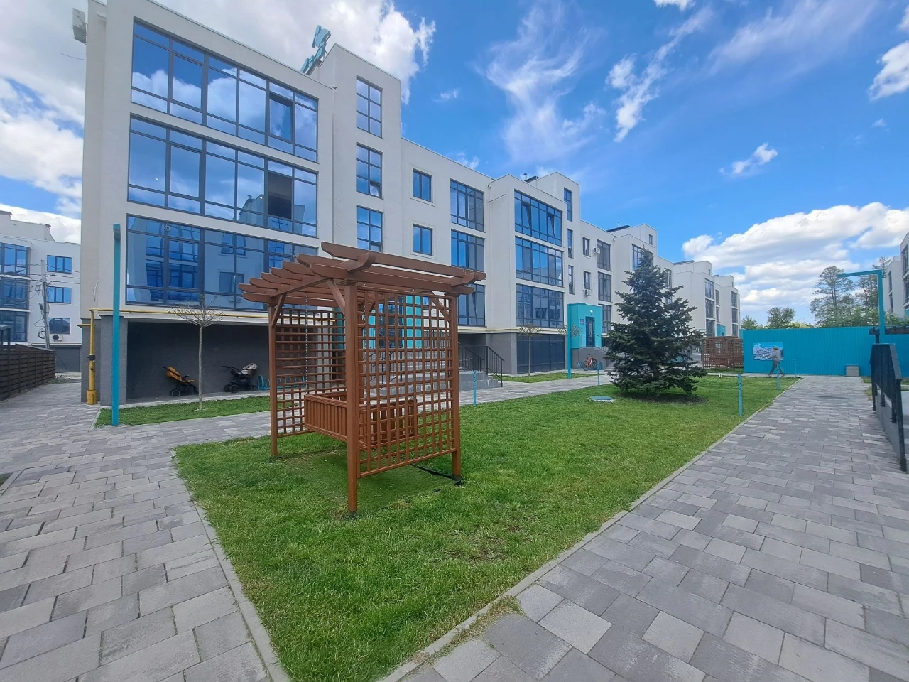 Продається унікальна двокімнатна квартира в мальовничому місці