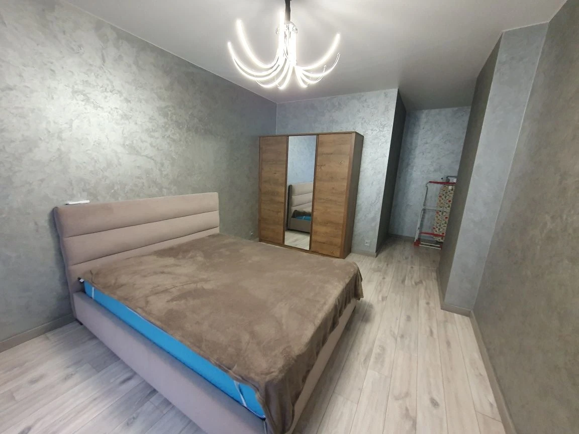 Продаж 2-кімнатної квартири з ремонтом біля парку Центральни