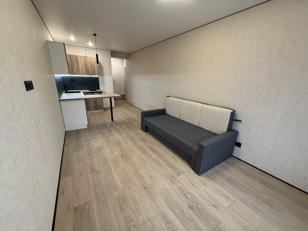Квартира з новим ремонтом 2 поверх 55900$