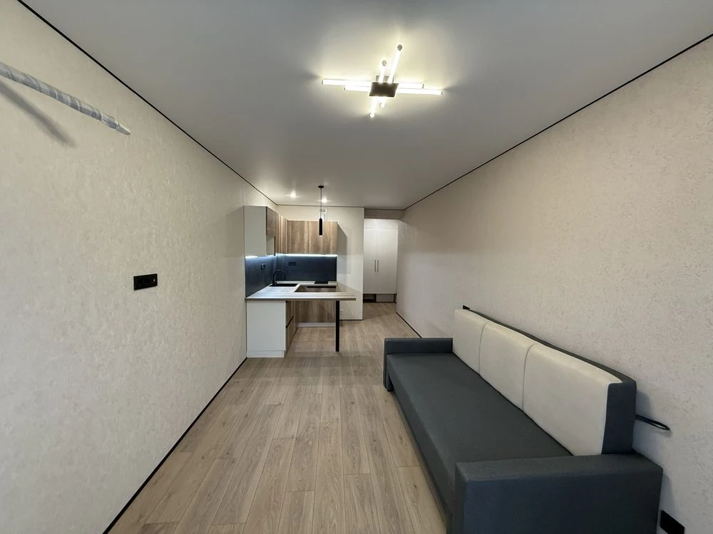 Квартира з новим ремонтом 2 поверх 55900$
