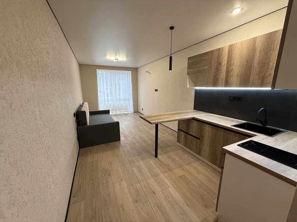 Квартира з новим ремонтом 2 поверх 55900$