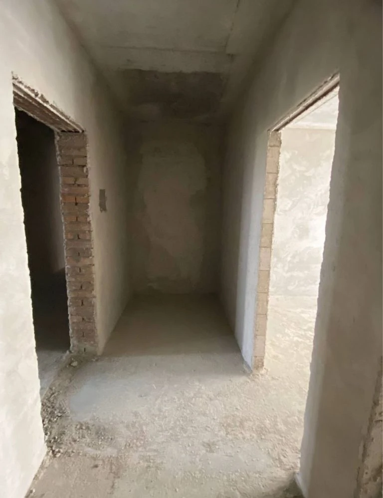 Spacious 1-bedroom apartment for sale, unfurnished, Top investment opportunity! Documents ready.