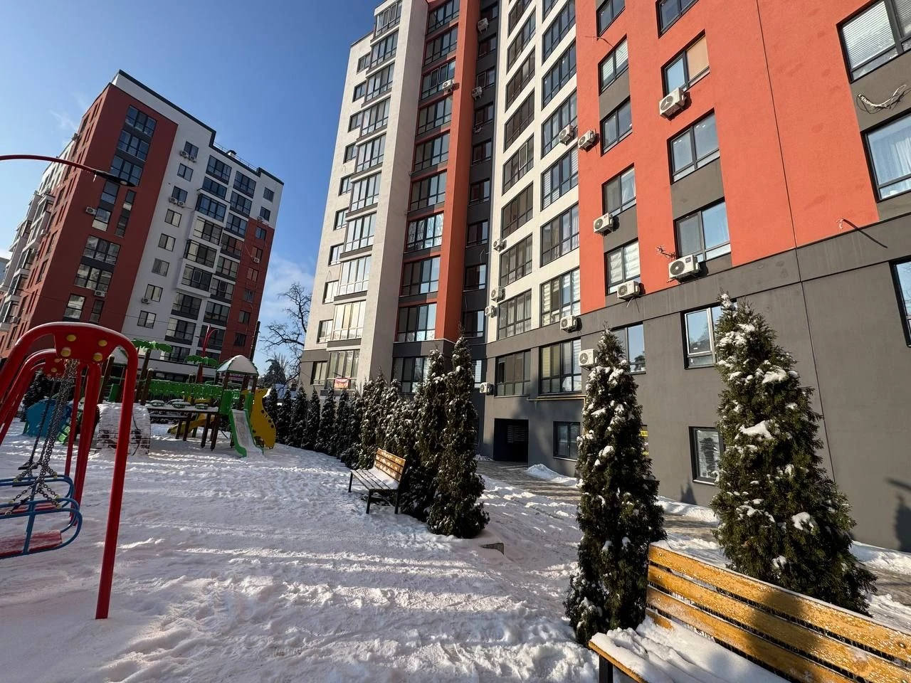 Продам неймовірно круту, видову двохкімнатну квартиру