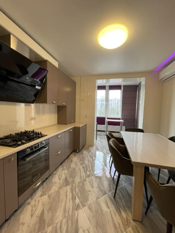 Продам  Квартиру  43 м2 Центр Ірпінь