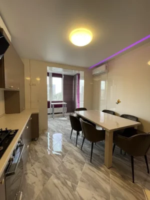 Продам  Квартиру  43 м2 Центр Ірпінь