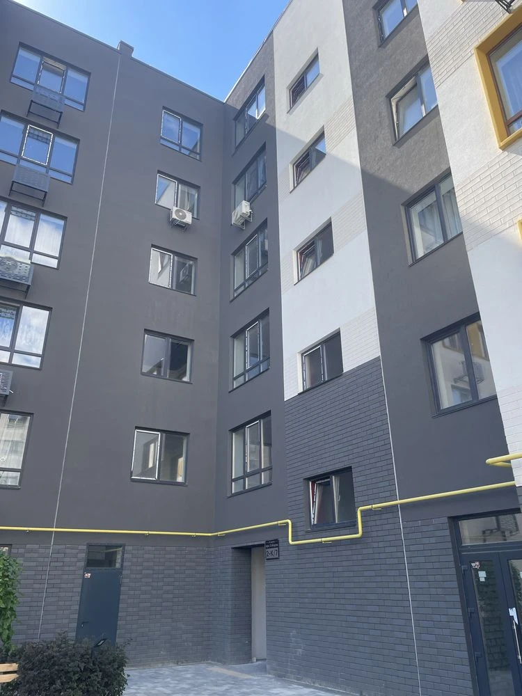 For Sale: 2-Bedroom Apartment in the "Molodist'" Residential Complex