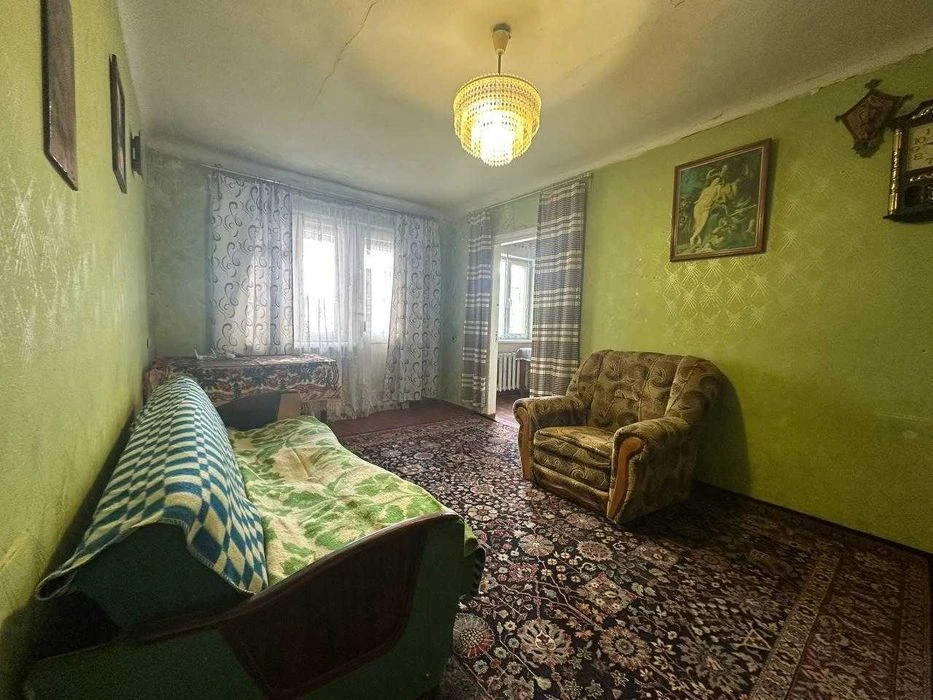 3-кімнатна квартира в центрі Івано-Франківська. Газова колон