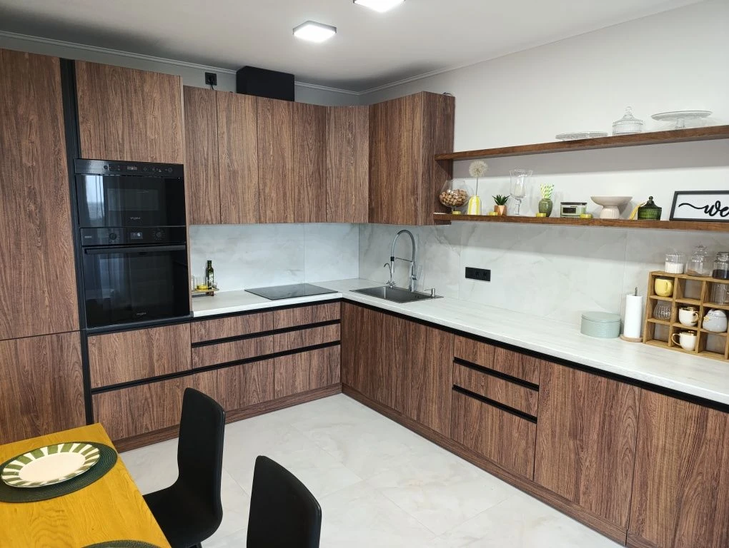 Art Residence элитная квартира с лоджией с видом на парк Пра