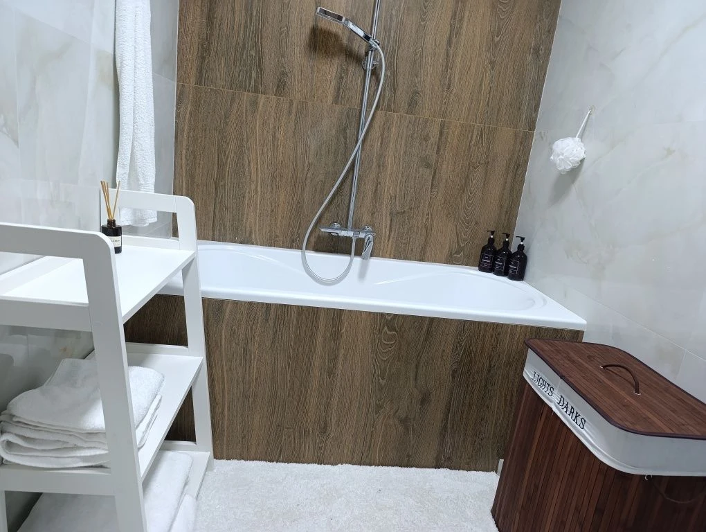 Art Residence элитная квартира с лоджией с видом на парк Пра