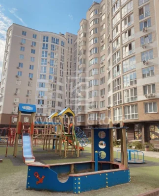 БЕЗ КОМІСІЇ/Стильна 2-к Квартира, кухня-вітальня 16м2/Центра