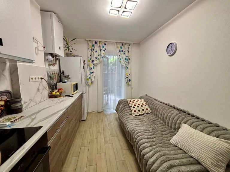 Продаж 1к квартири з ремонтом є тераса