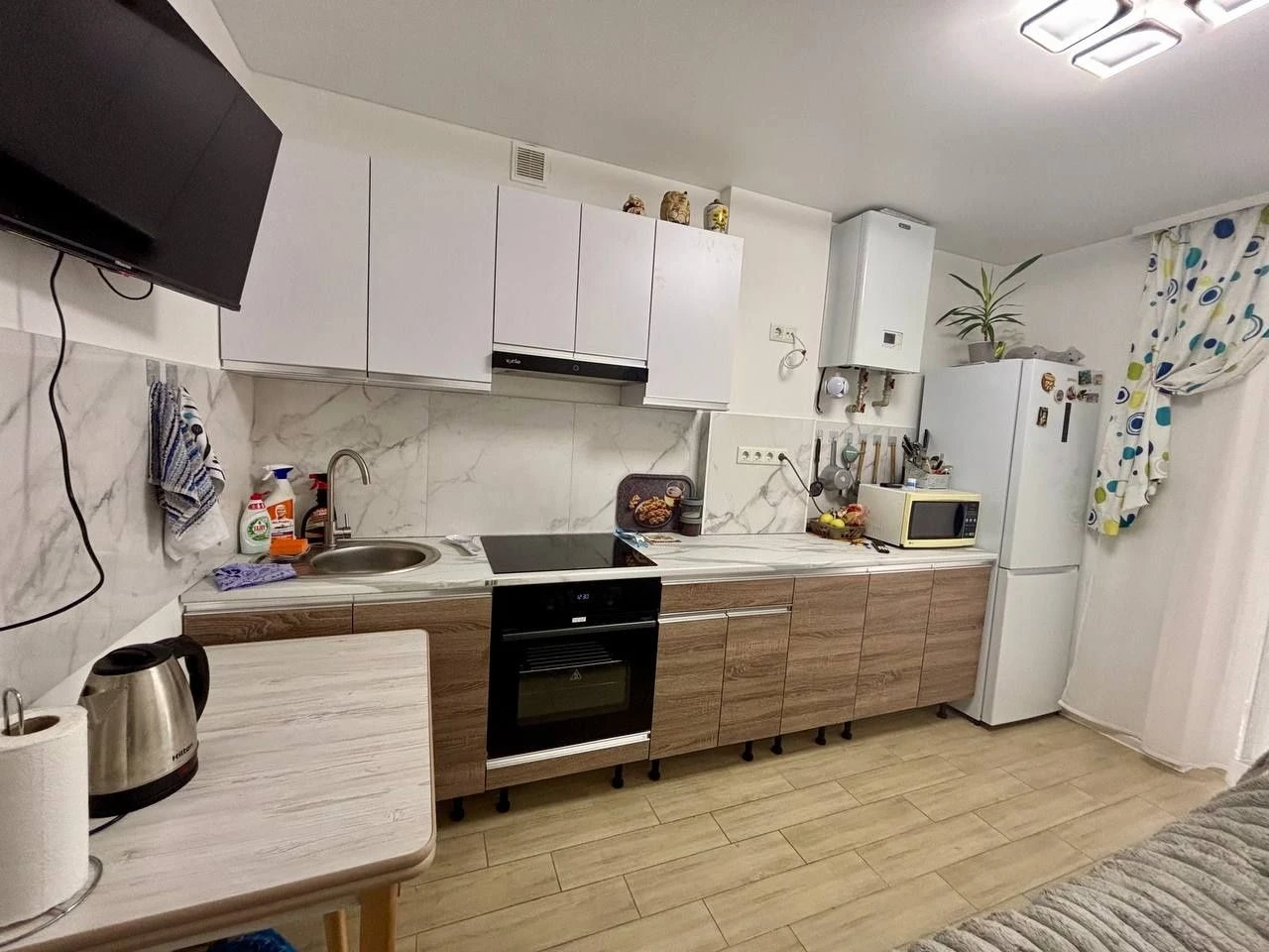 Продаж 1к квартири з ремонтом є тераса