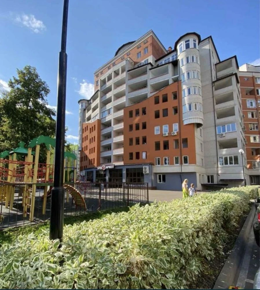 Продам 3к квартиру в центрі біля парку,  Ірпінь