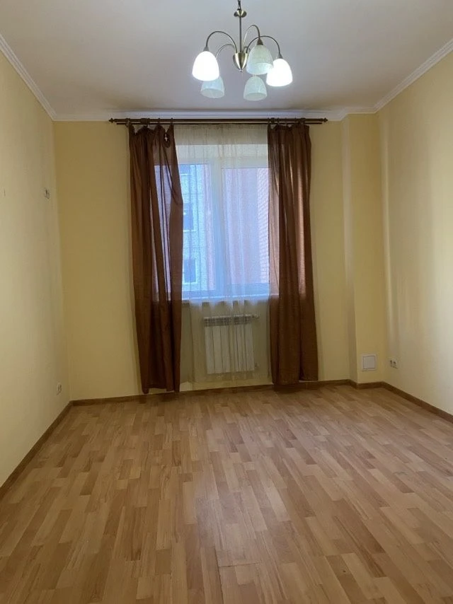 Продам 3к квартиру в центрі біля парку,  Ірпінь