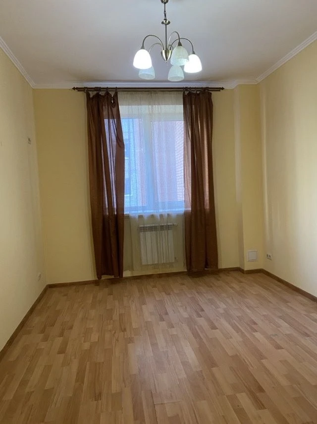 Продам 3к квартиру в центрі біля парку,  Ірпінь