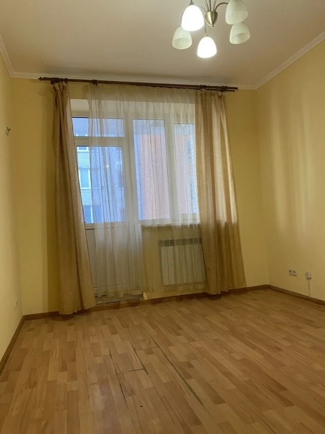 Продам 3к квартиру в центрі біля парку,  Ірпінь