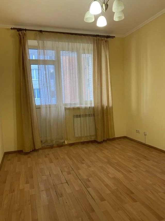 Продам 3к квартиру в центрі біля парку,  Ірпінь