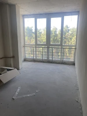 Продам 2к. 58 м2. Під ремонт, вікна на Центральний парк