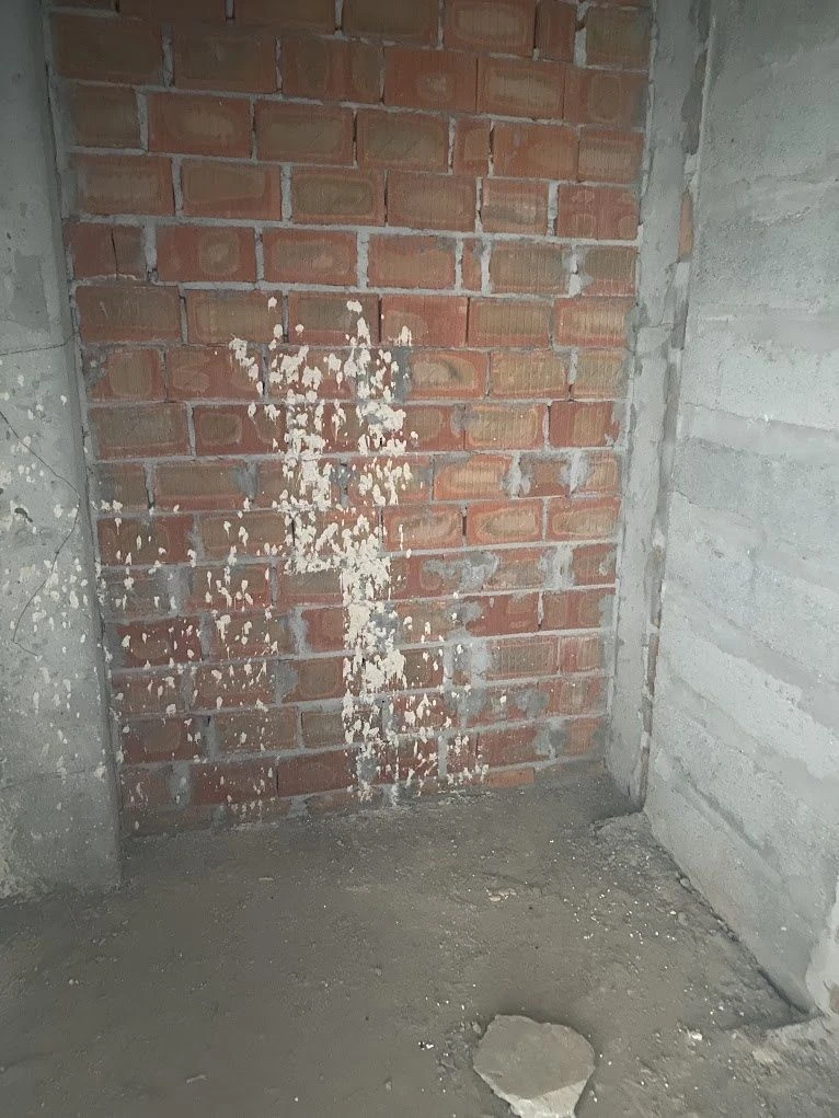 Продам 2к. 58 м2. Під ремонт, вікна на Центральний парк