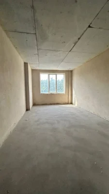 Продам 2к. 58 м2. Під ремонт, вікна на Центральний парк