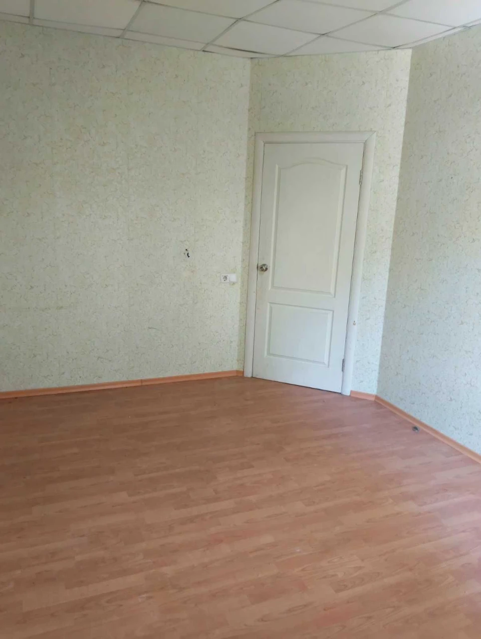 Продаж 2-кімнатної квартири площею 42 м², район Лікарні. Без