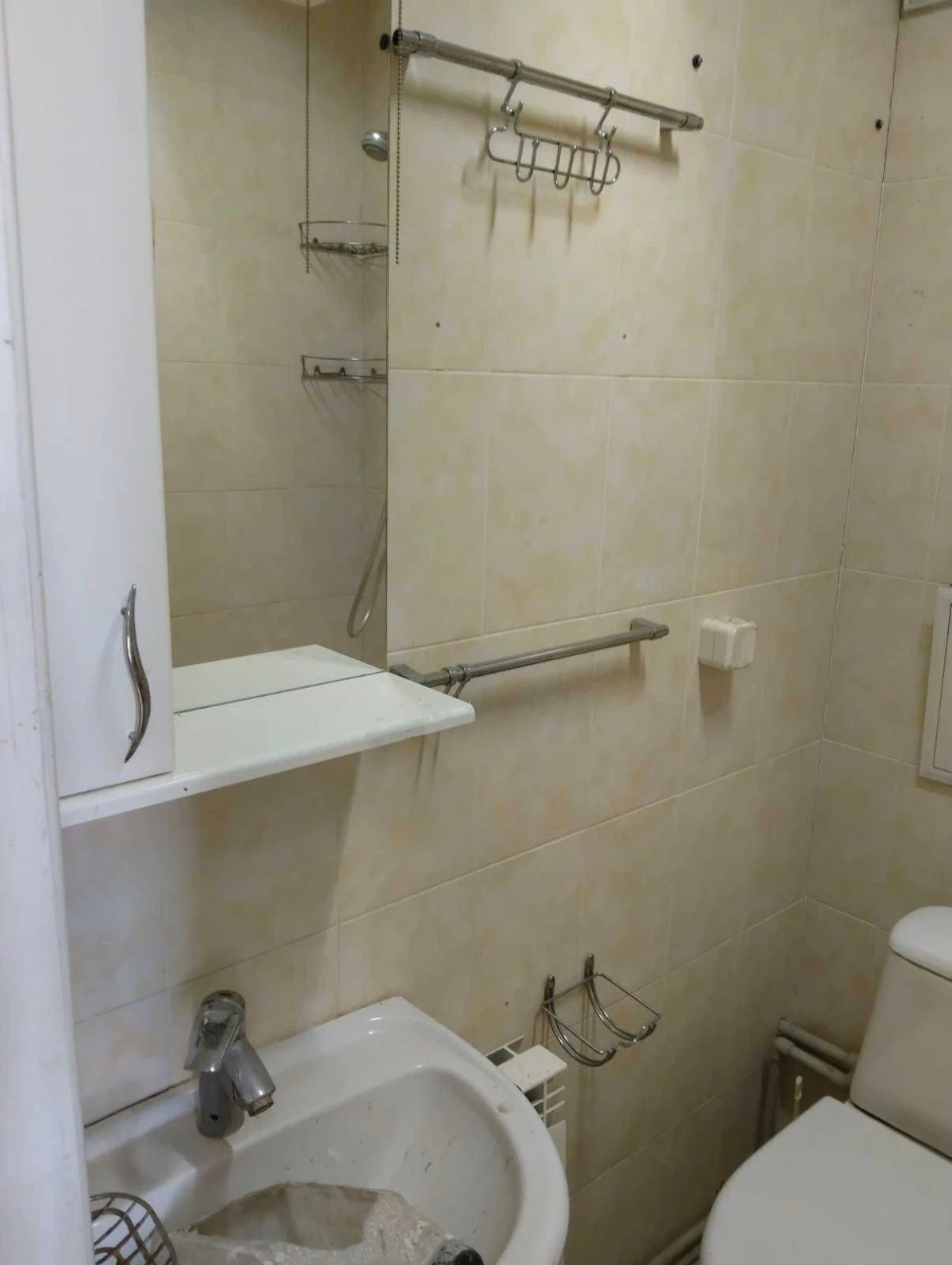 Продаж 2-кімнатної квартири площею 42 м², район Лікарні. Без